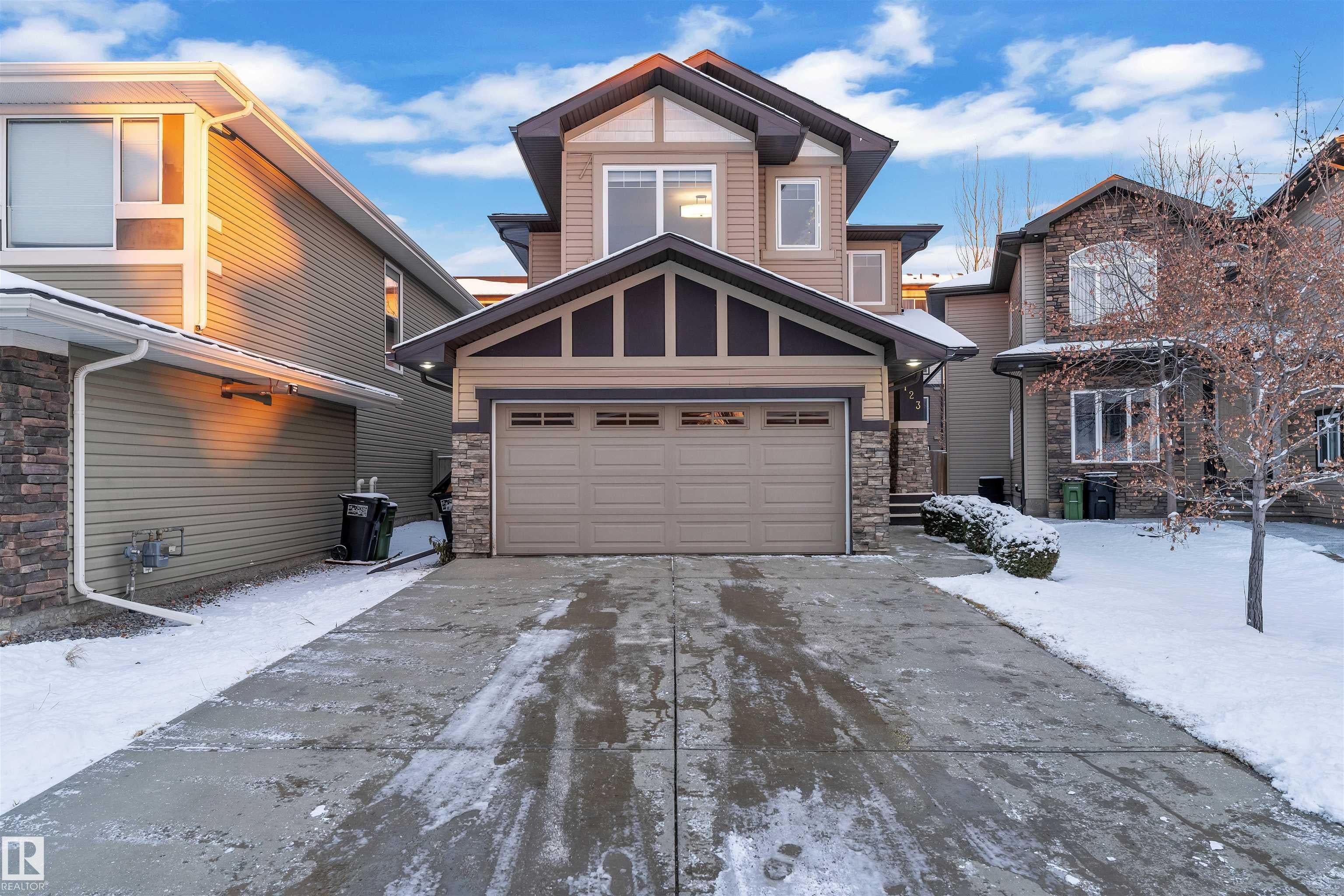 Photo for MLS®# E4467182 - home for sale at 723 57 Street Southwest, Charlesworth, Edmonton AB