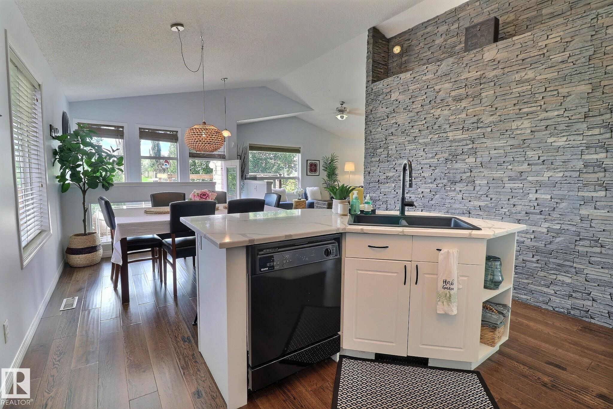 Photo of Listing #E4467210