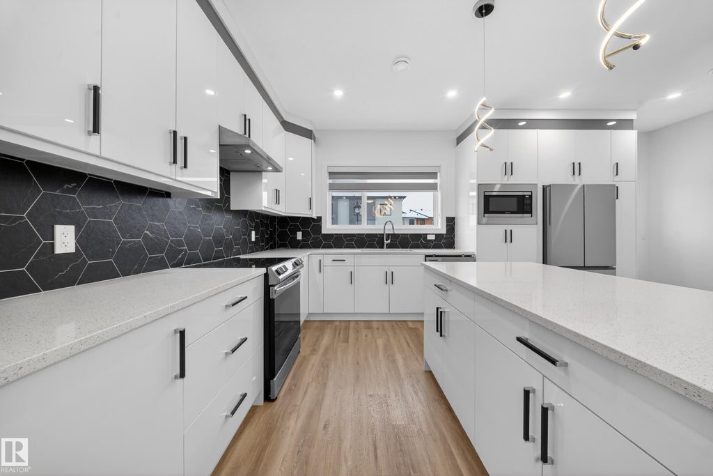 1 10 Salisbury Way, Sherwood Park