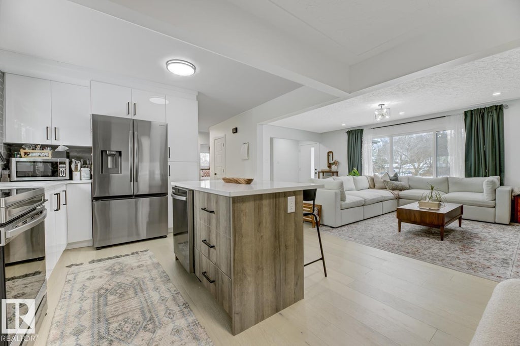 6823 98 Avenue Nw, Edmonton