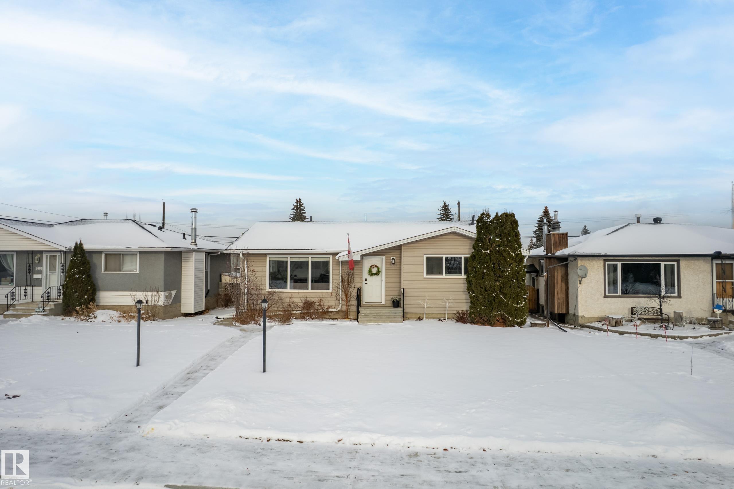 Single Family Property for Sale at 5604 91 Avenue Northwest, Edmonton: MLS®# E4468058