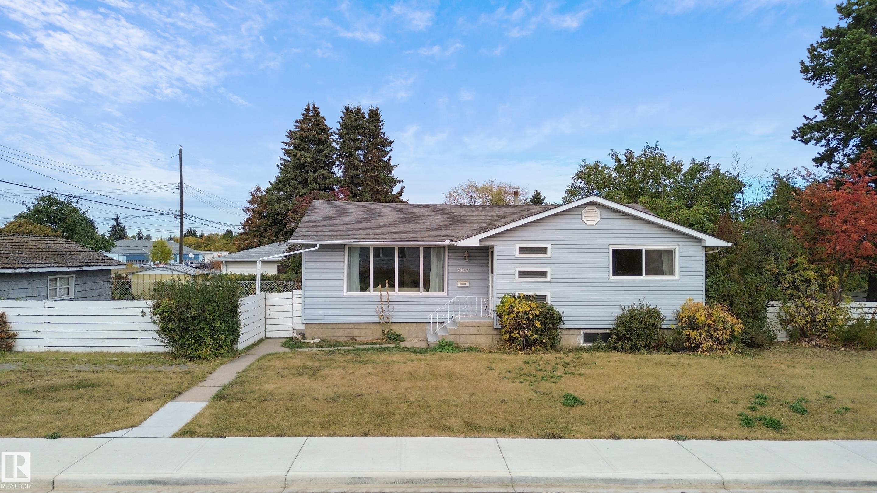 Photo for MLS®# E4468074 - home for sale at 7104 95 Avenue Northwest, Ottewell, Edmonton AB