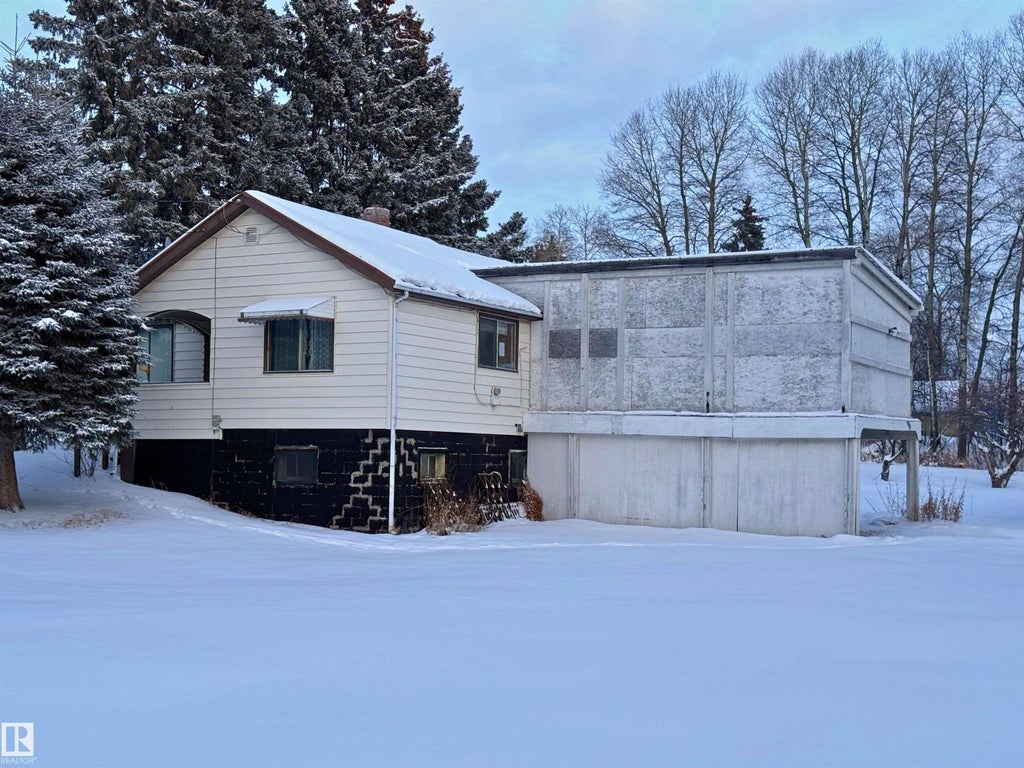 301 4 Avenue, Winfield