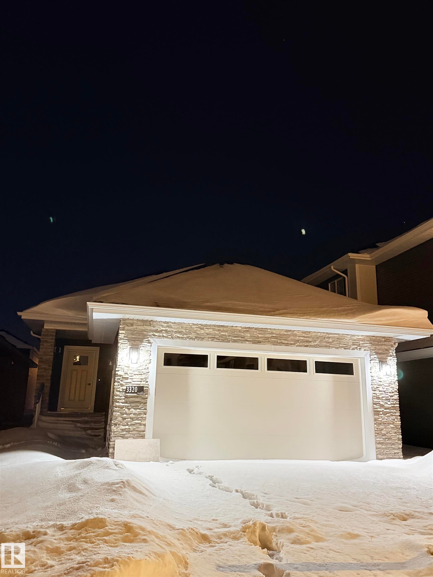 Photo for MLS®# E4468746 - home for sale at 3320 Chickadee Drive Northwest, Starling, Edmonton AB