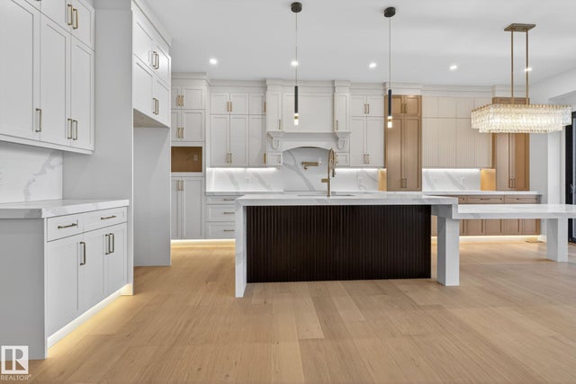 1926 Ainslie Link, Edmonton