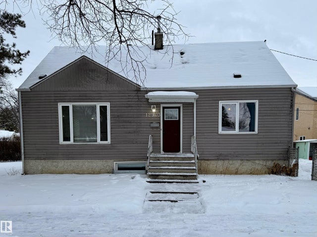 Edmonton Real Estate: Single Family Property for Sale in Sherbrooke