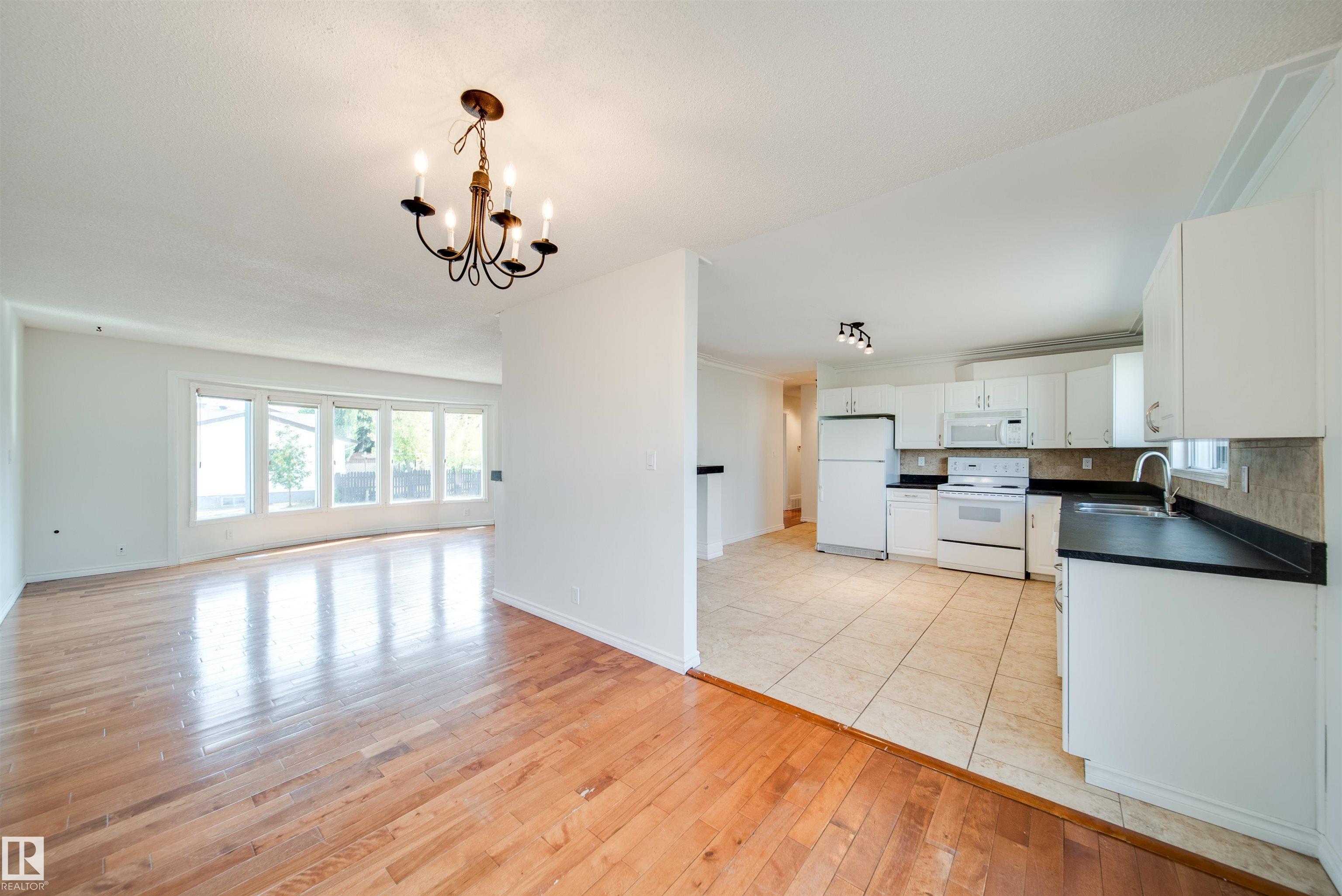 Single Family Property for Sale at 18851 99a Avenue Northwest, Edmonton: MLS®# E4469215