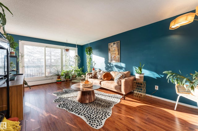 Edmonton Real Estate: Condo / Townhouse Property for Sale in Royal Gardens (Edmonton)