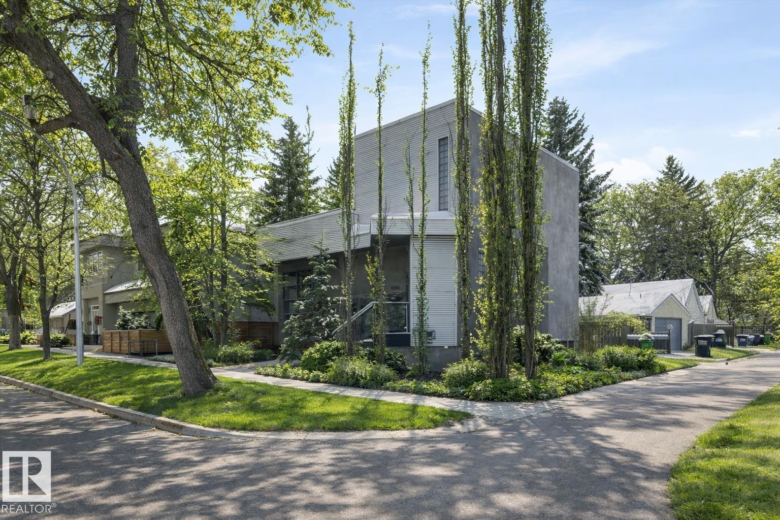 Photo for MLS®# E4469303 - home for sale at 9012 98 Street Northwest, Strathcona, Edmonton AB