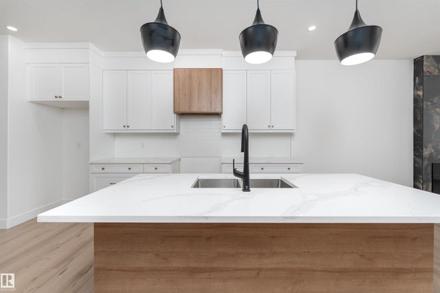 3117 Magpie Way, Edmonton