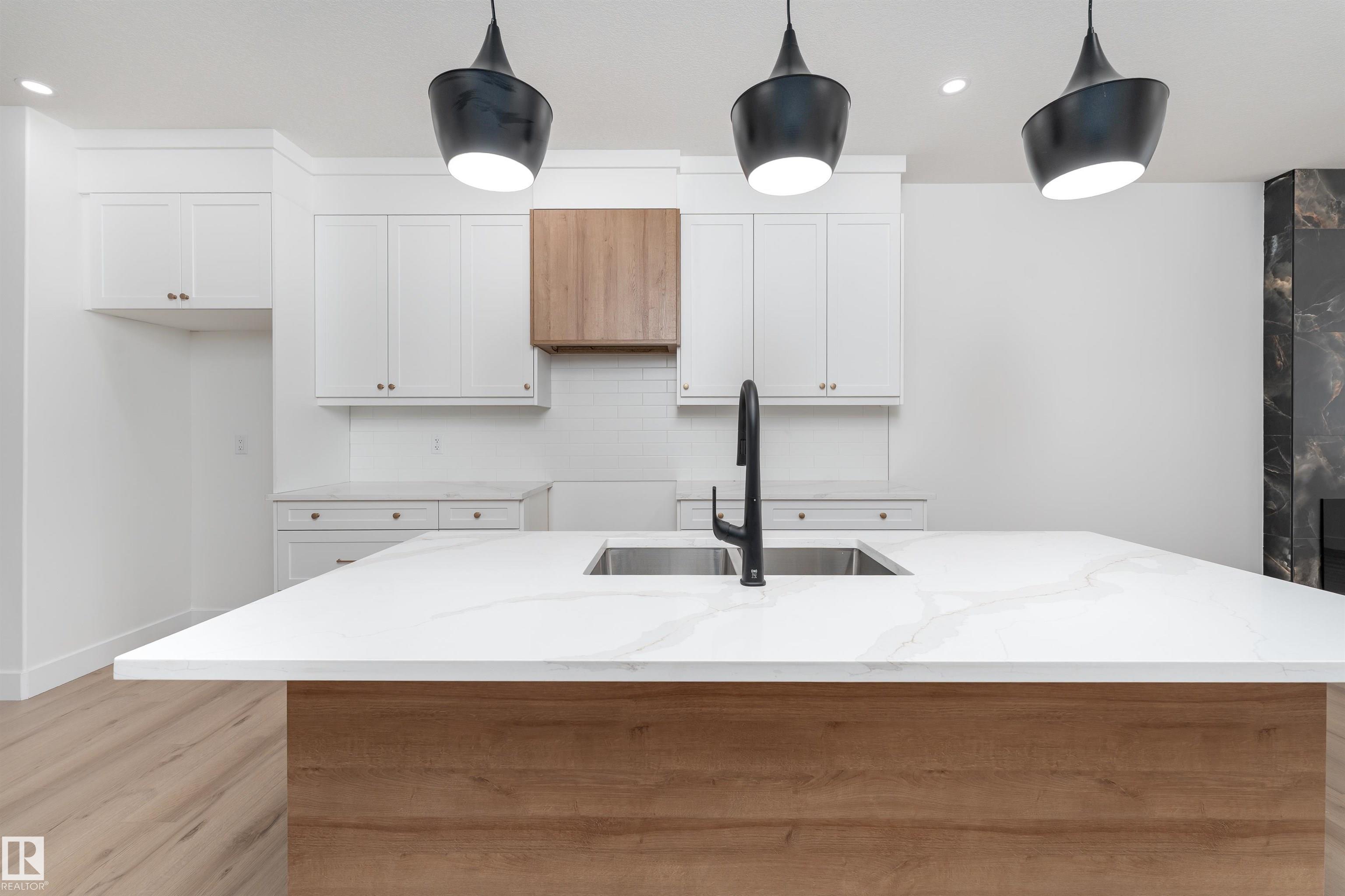 Photo of Listing #E4469381