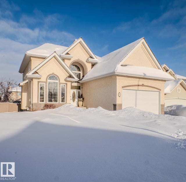 Sherwood Park Home for Sale: Single Family Listing in Nottingham