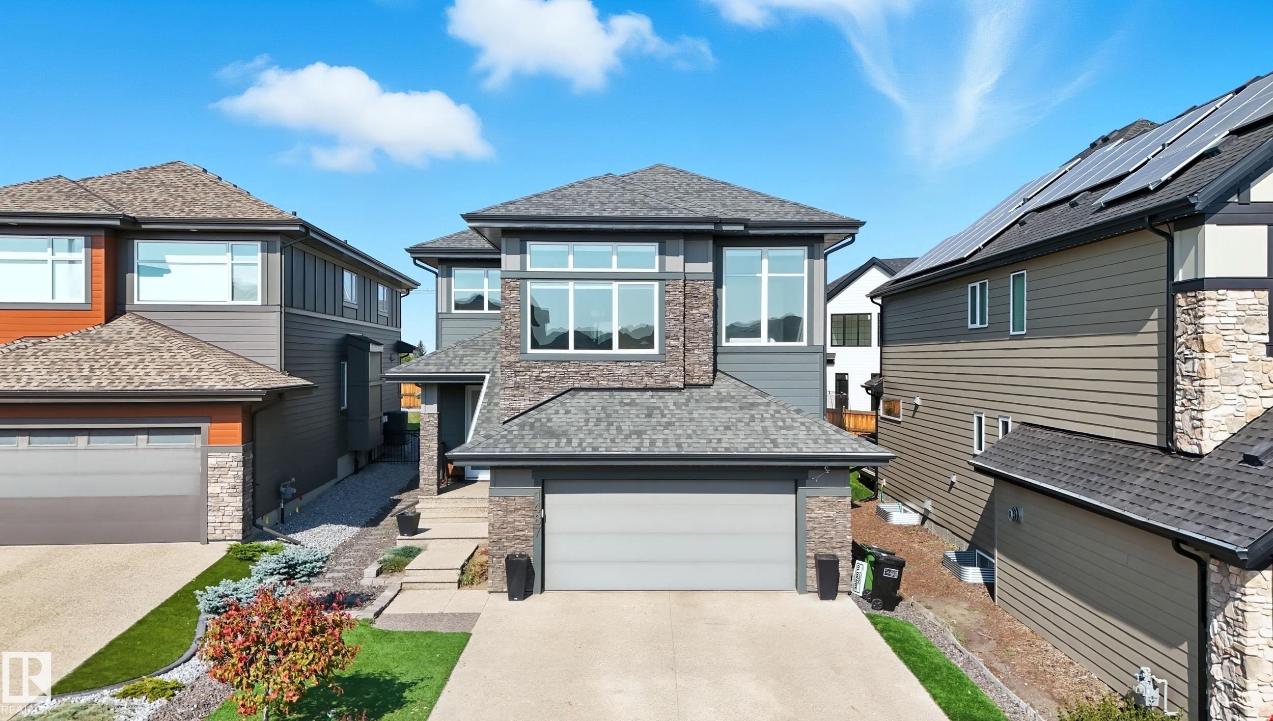 Photo for MLS®# E4469510 - home for sale at 1487 Howes Crescent Southwest, Hays Ridge Area, Edmonton AB