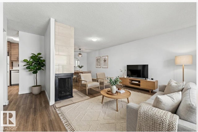 135 Surrey Gardens, Edmonton