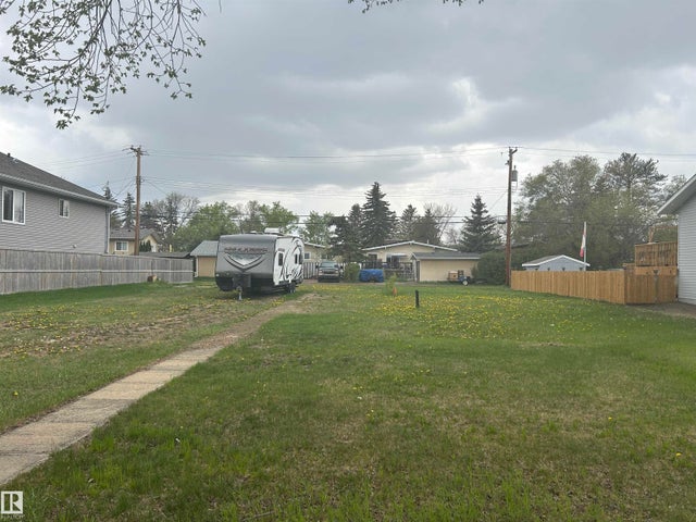 5020 50 Street, Redwater