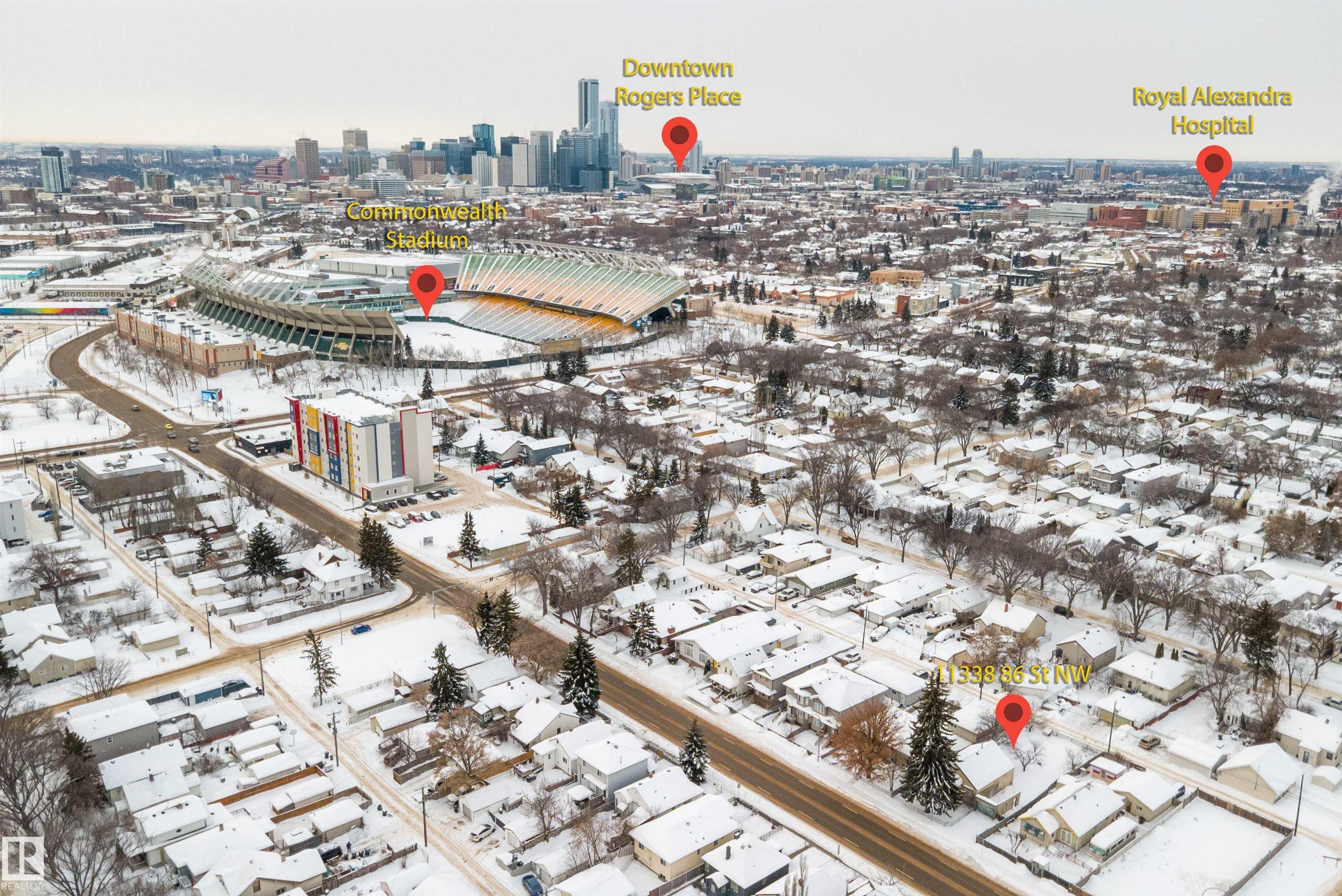 Photo for MLS®# E4469859 - home for sale at 11338 86 Street Northwest, Parkdale (Edmonton), Edmonton AB