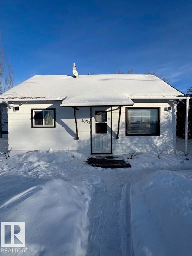 5032 50 Avenue, Holden