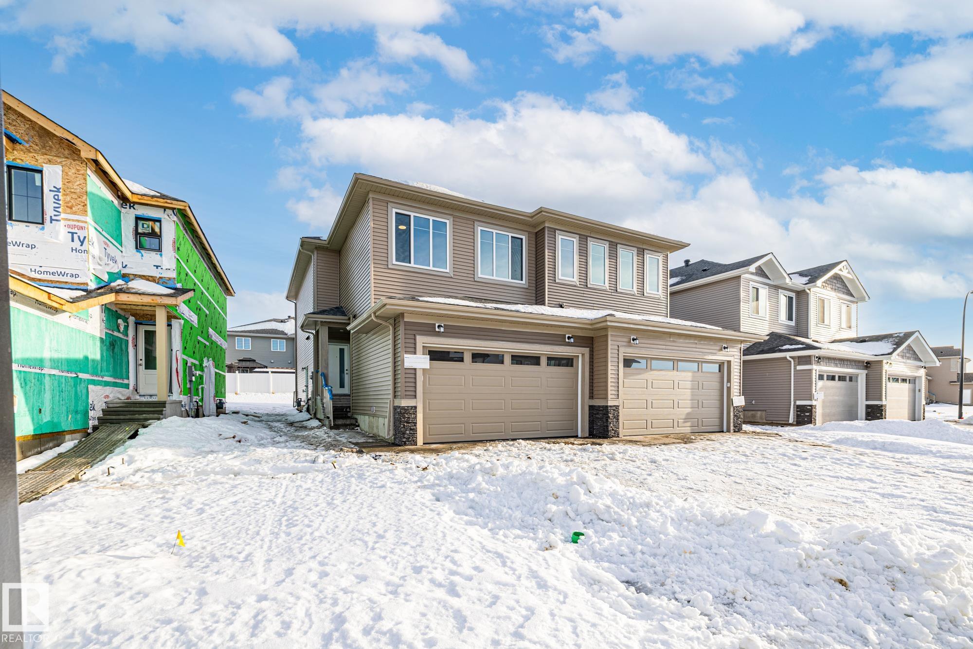 Photo for MLS®# E4470069 - home for sale at 119 Ficus Way, Westpark_FSAS, Fort Saskatchewan AB