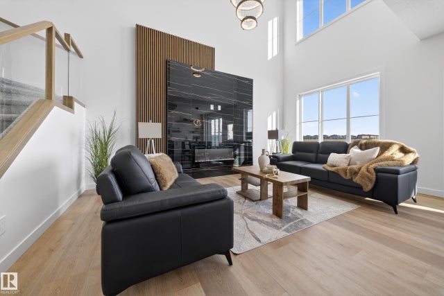 210 Crystal Creek Dr, Leduc