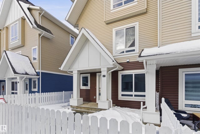 Photo for MLS®# E4470204 - home for sale at 27 13003 132 Avenue Northwest, Athlone, Edmonton AB