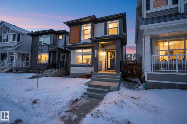 203 Charlesworth Drive, Edmonton