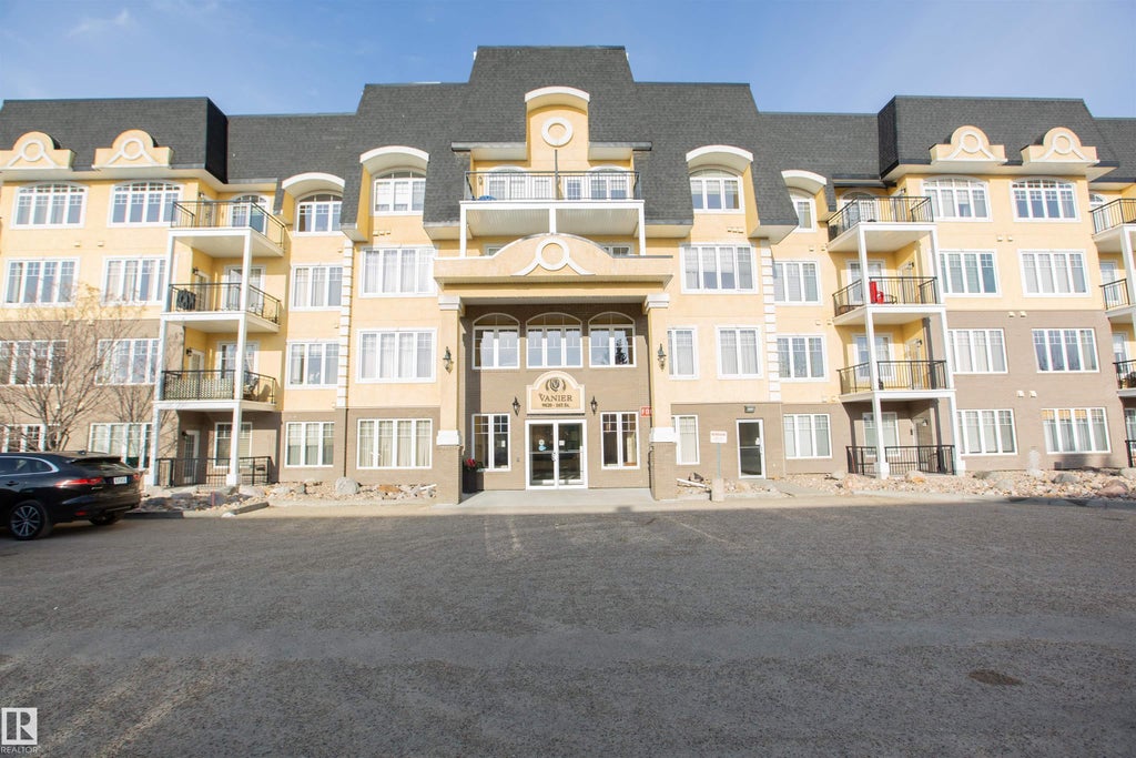 404 9820 165 Street Nw, Edmonton