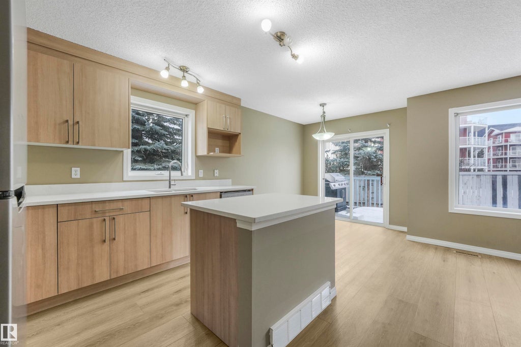 33 4020 21 Street Nw, Edmonton