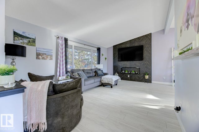 Single Family Home for Sale in Edmonton, AB