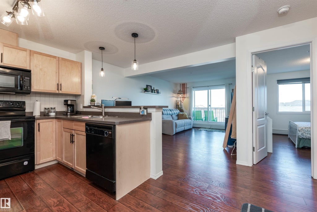 303 5951 165 Avenue Nw, Edmonton