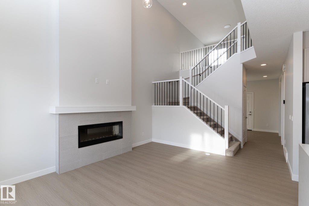 19004 20 Avenue Nw, Edmonton