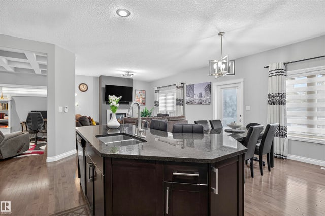 618 Adams Way, Edmonton