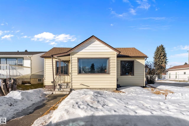 Wetaskiwin Home for Sale: Single Family Listing in Parkdale (Wetaskiwin)