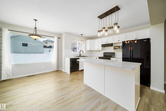 1695 Tompkins Place, Edmonton