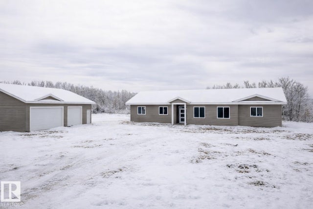 60 50106 Range Road 200, Rural Beaver County