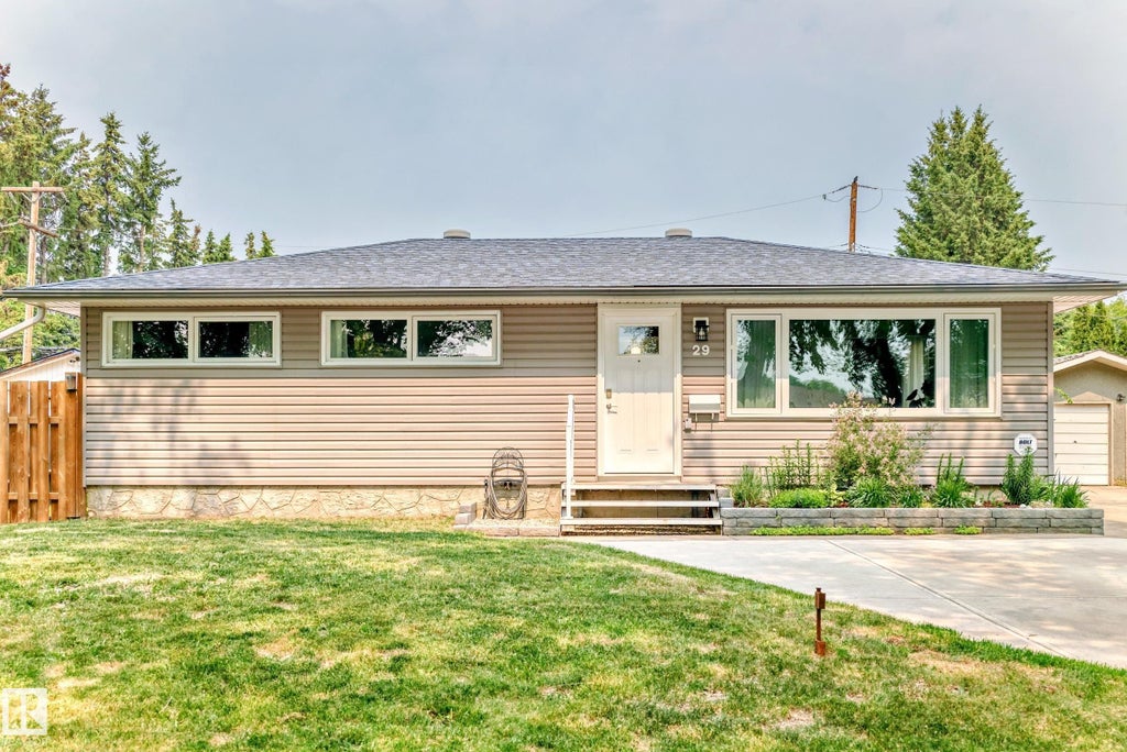 29 Sunset Boulevard, St. Albert