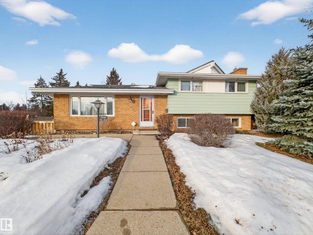 Single Family Home for Sale in Edmonton, AB