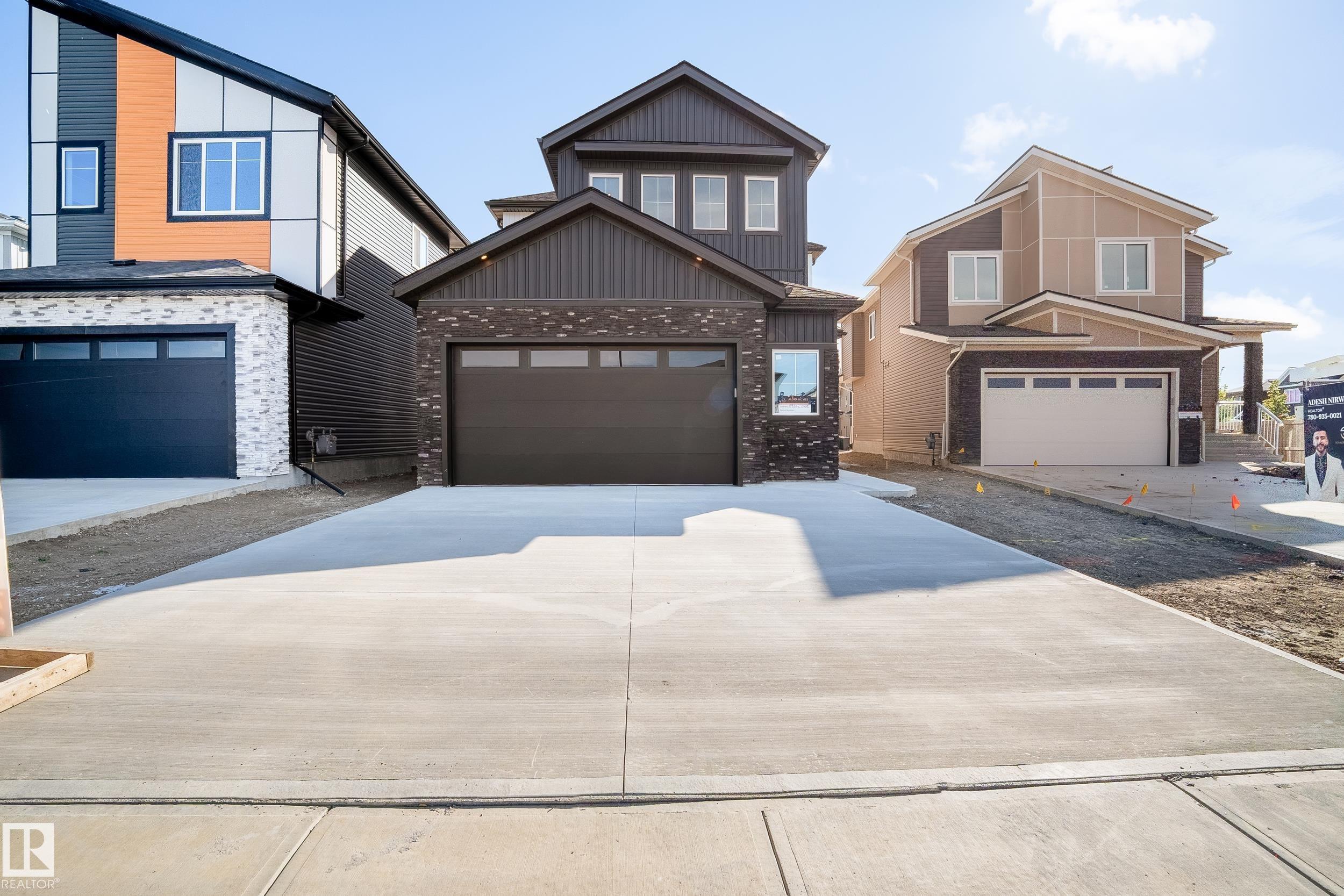 Photo for MLS®# E4472653 - home for sale at 119 Lilac Close, Woodbend, Leduc AB