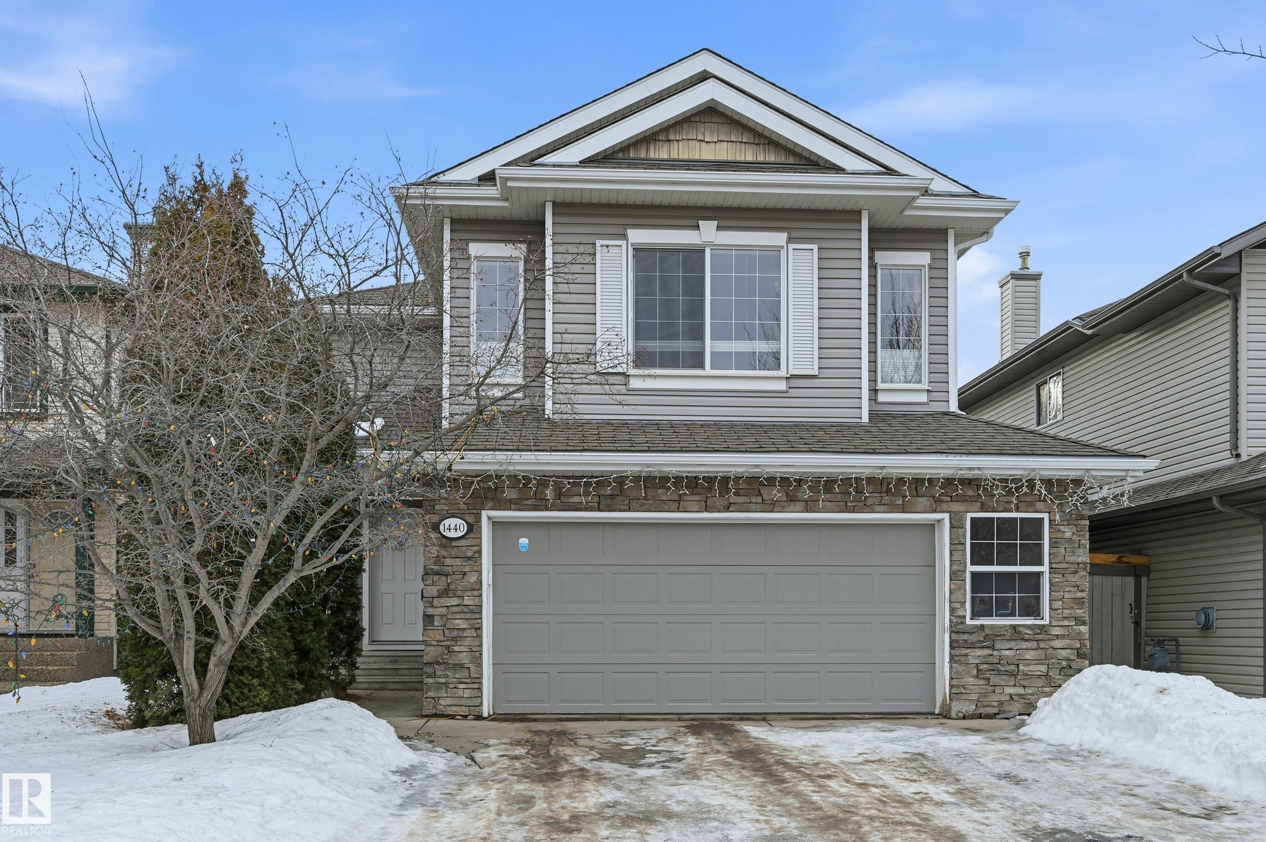 Edmonton Real Estate: Single Family Property for Sale in Potter Greens