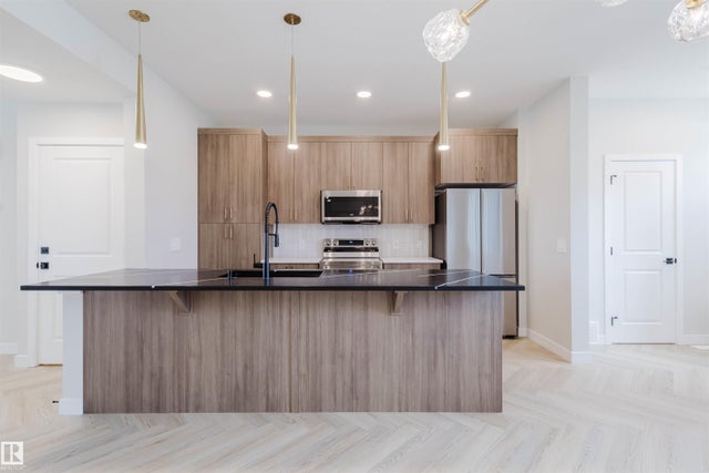 2122 Crossbill Lane, Edmonton