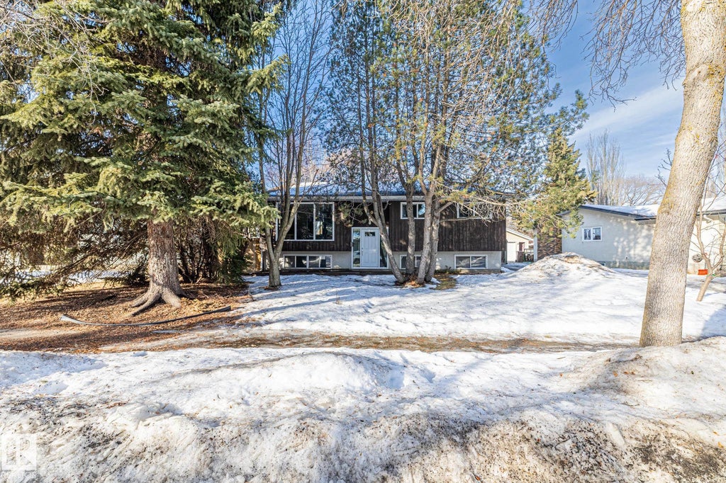 60 Fair Oaks Drive, St. Albert