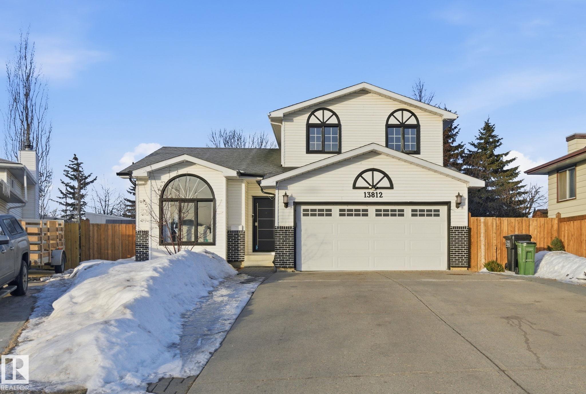 Single Family Home for Sale in Edmonton, AB