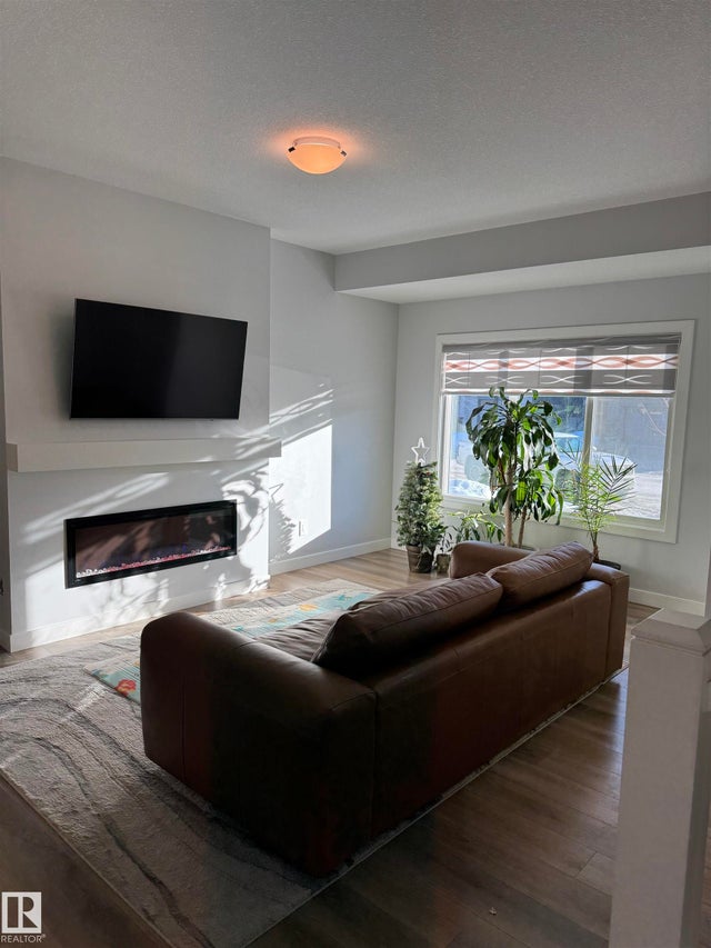 858 Northern Harrier Lane, Edmonton