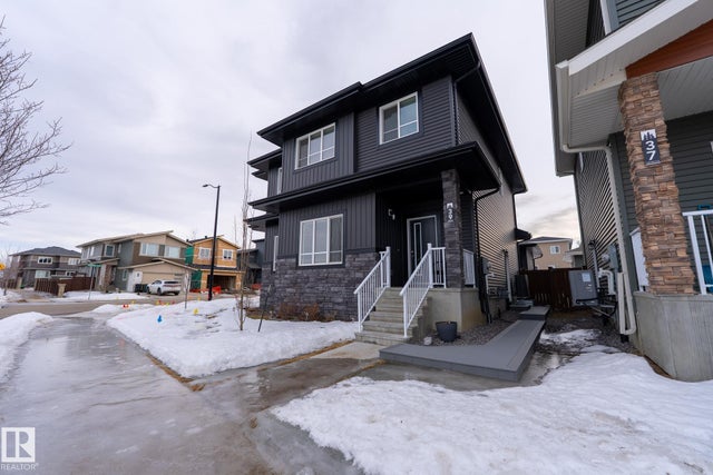 Spruce Grove Home for Sale: Single Family Listing in Fenwyck