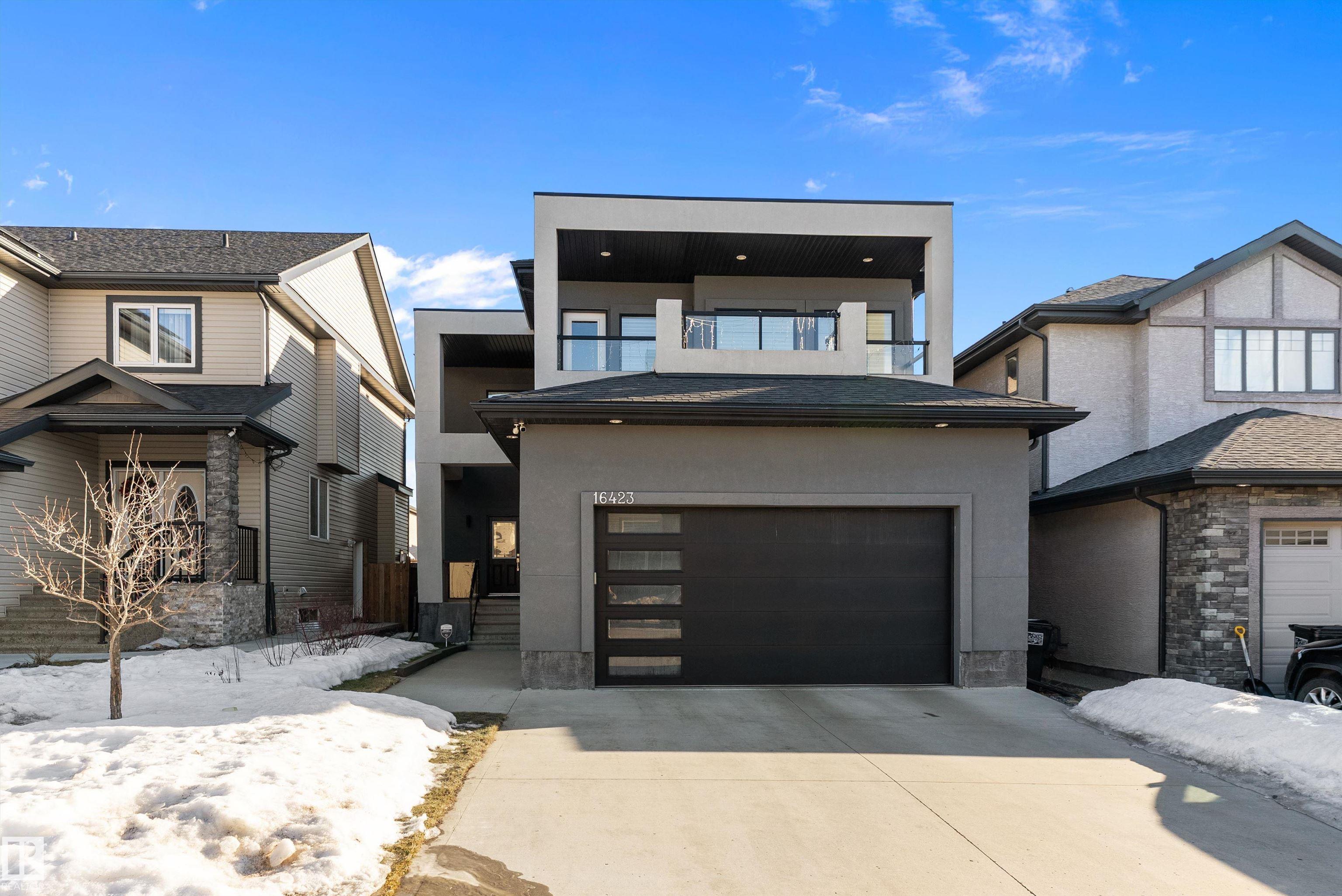 Photo for MLS®# E4473786 - home for sale at 16423 132 Street Northwest, Oxford, Edmonton AB