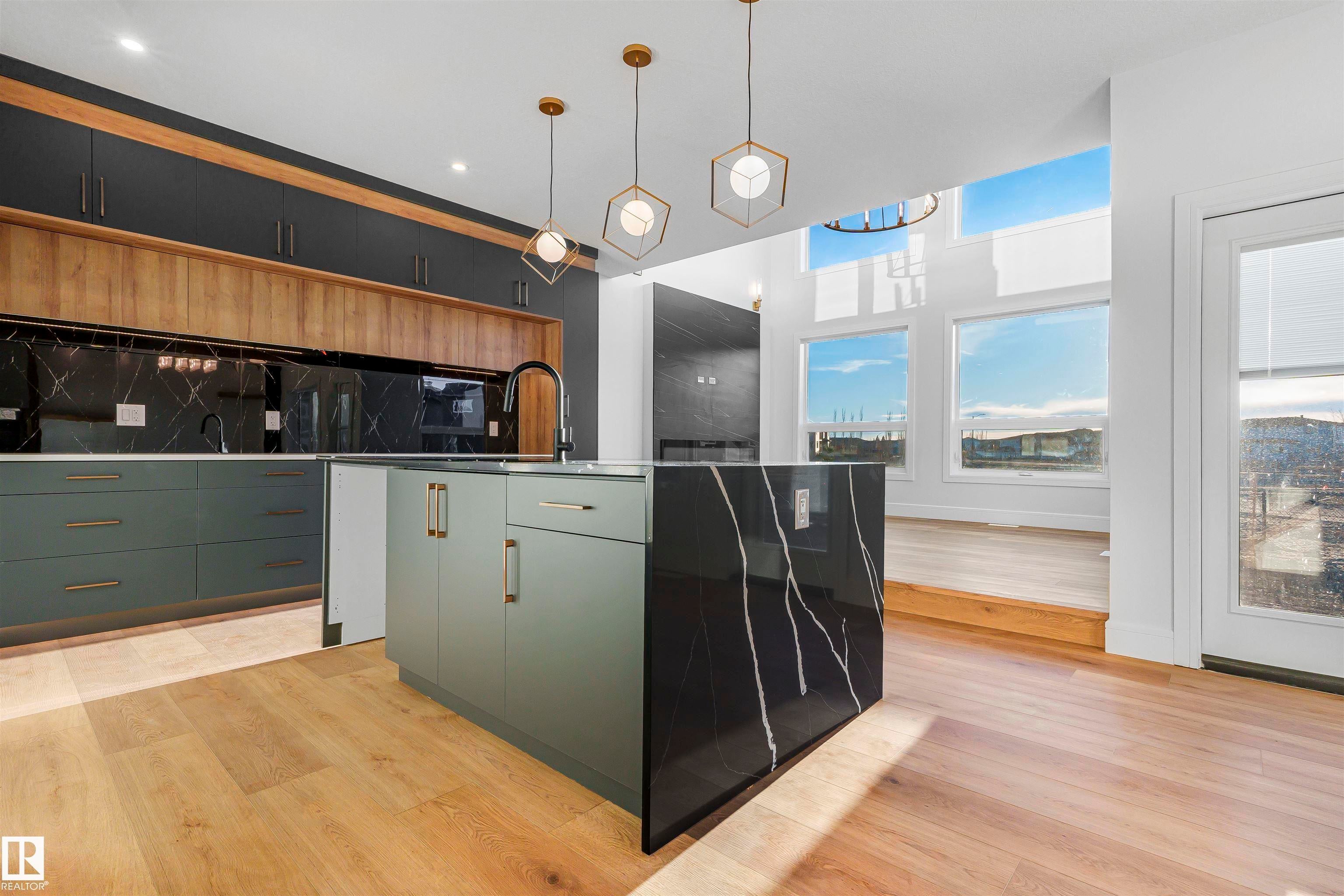 Photo for MLS®# E4473825 - home for sale at 366 Creekside Green, Creekside (Leduc), Leduc AB