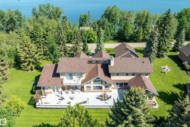 248 Lakeshore Dr, Rural Wetaskiwin County