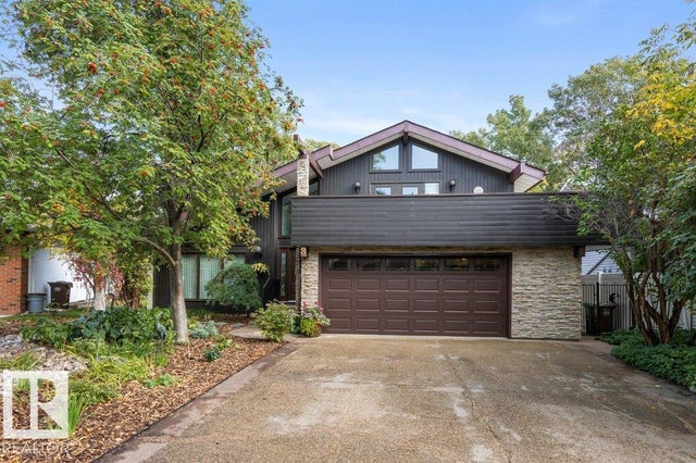 8 Green Lees Place, St. Albert