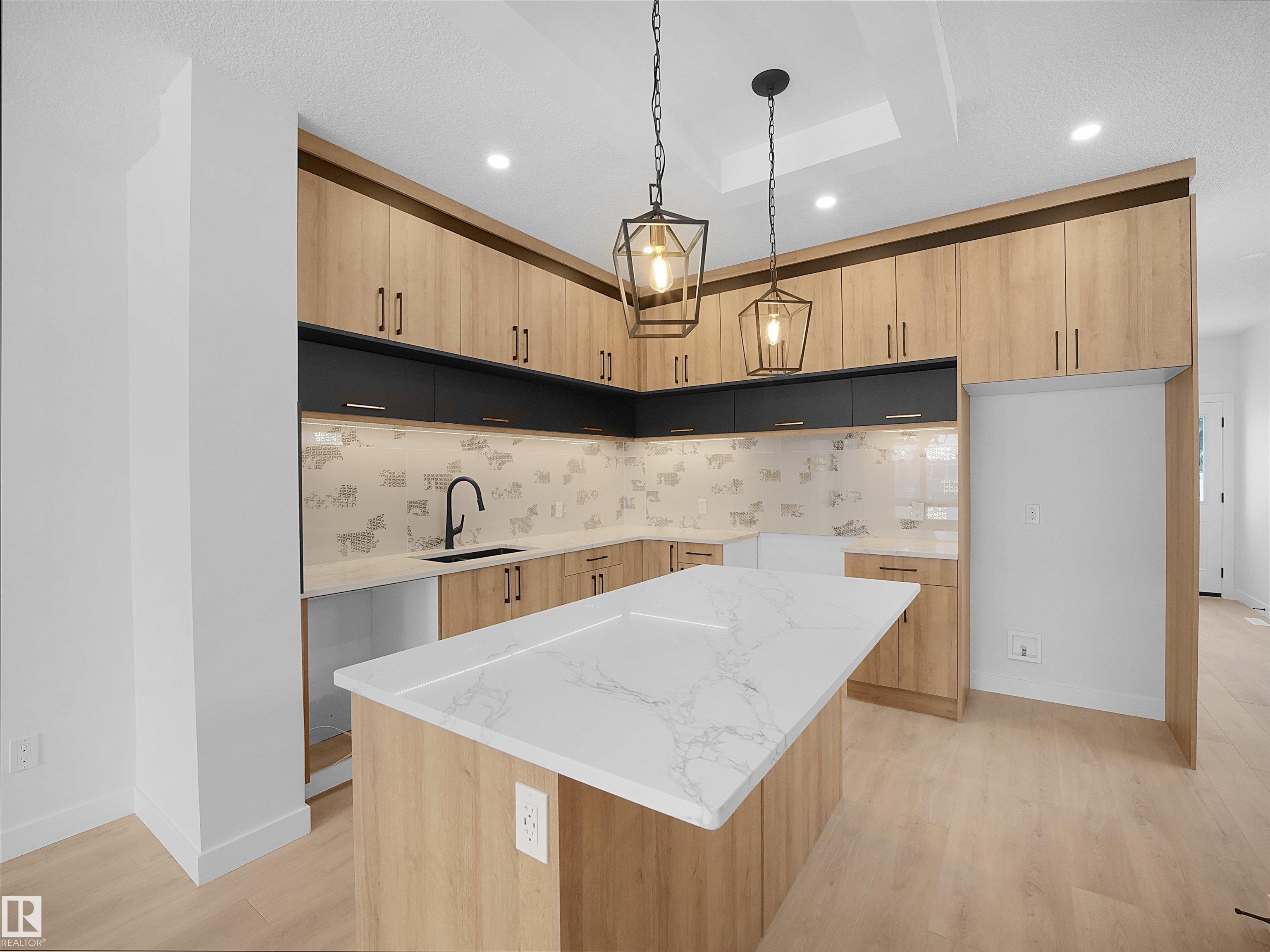 Photo for MLS®# E4474150 - home for sale at 10946 62 Avenue Northwest, Parkallen (Edmonton), Edmonton AB