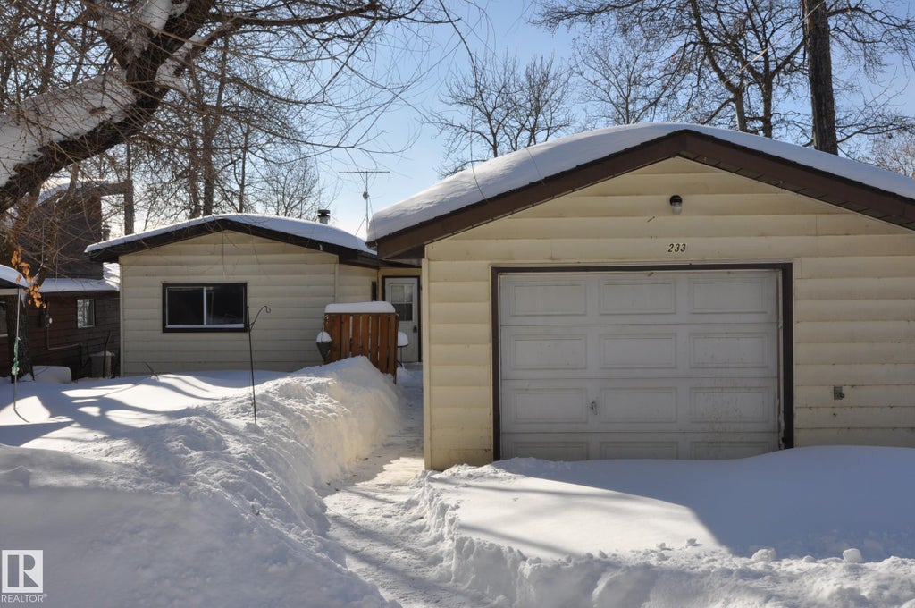 233 Lakeshore Drive, Rural Lac Ste. Anne County