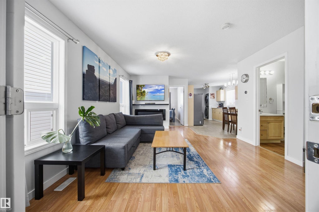 2340 30 Avenue Nw, Edmonton